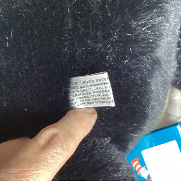 Vintage Macy’s Dr Seuss Cat in the Hat 30” Plush w/ Mini Hard Book NWOT - Picture 8 of 10